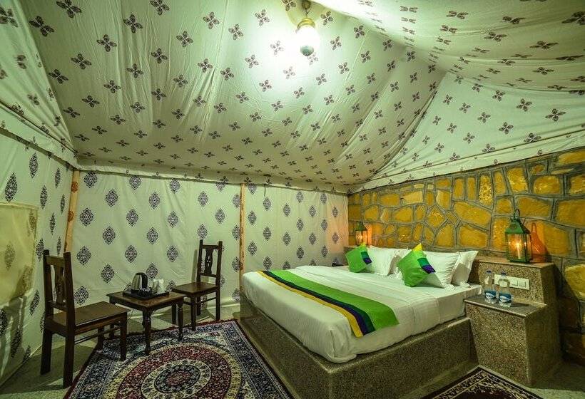 Отель The Carvaan Resort