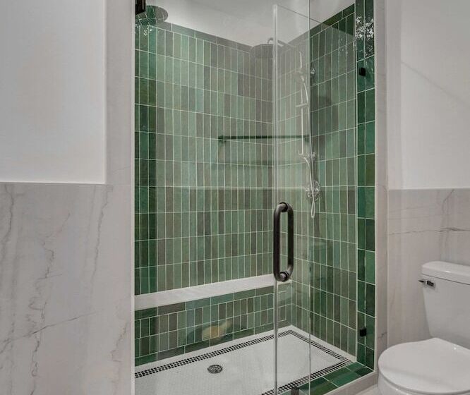 فندق The Emerald Boutique Stays