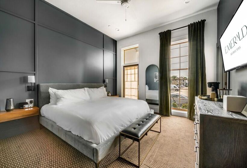 فندق The Emerald Boutique Stays