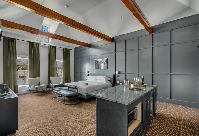 فندق The Emerald Boutique Stays