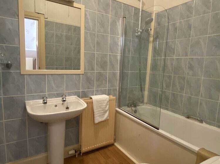 בית מלון כפרי The Kings Arms