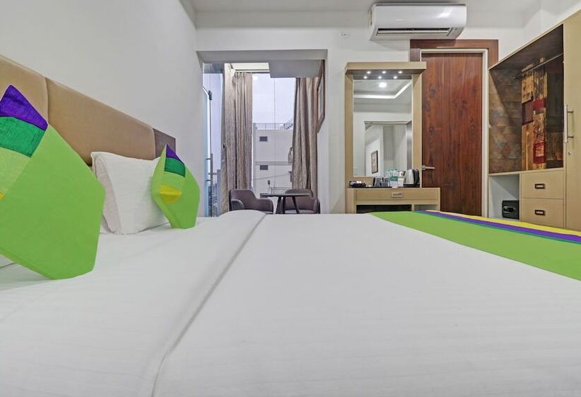 בית מלון כפרי Treebo Kanopy Greens