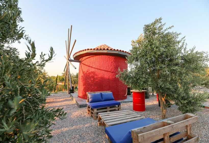 בית מלון כפרי Urlachi çiftliği