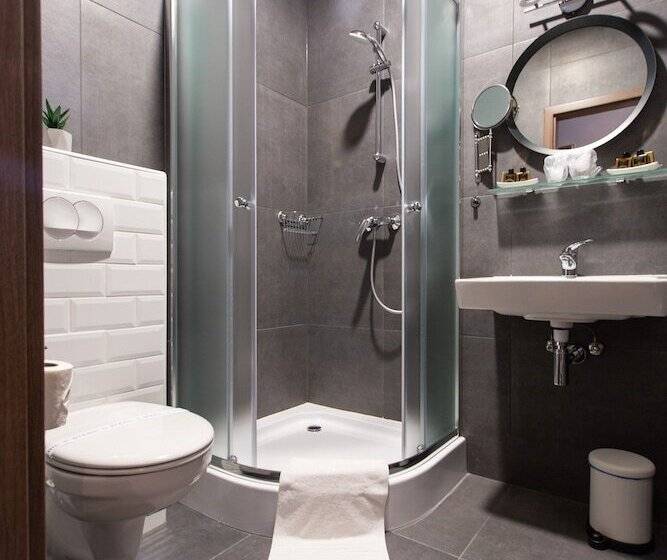 酒店 Waterfront Lodge