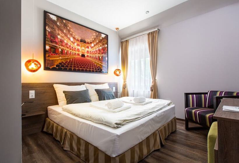 酒店 Waterfront Lodge