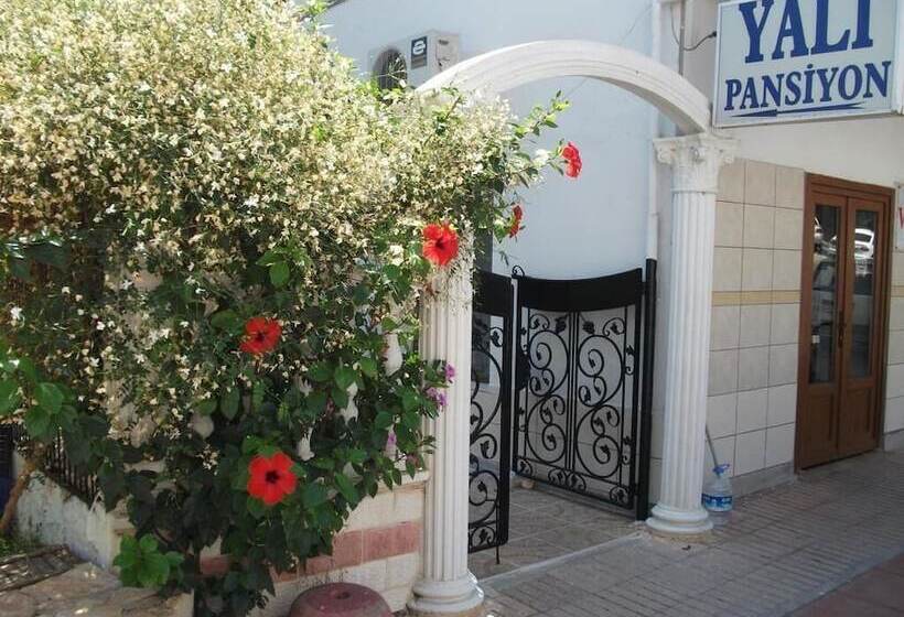 酒店 Yali Pansi̇yon
