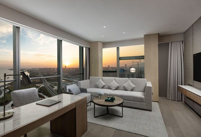 هتل Yangziriverinternationalconferencecenter