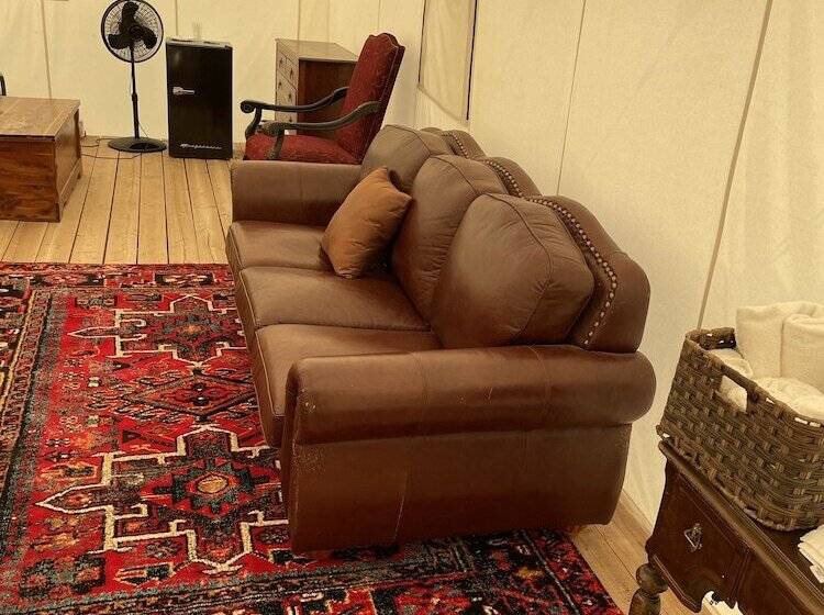 בית מלון כפרי Yellowstone Dreamin Camp