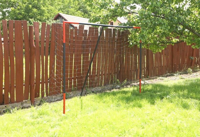 Hunyadi Panzió  Apartmanház