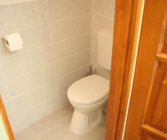 Hunyadi Panzió  Apartmanház