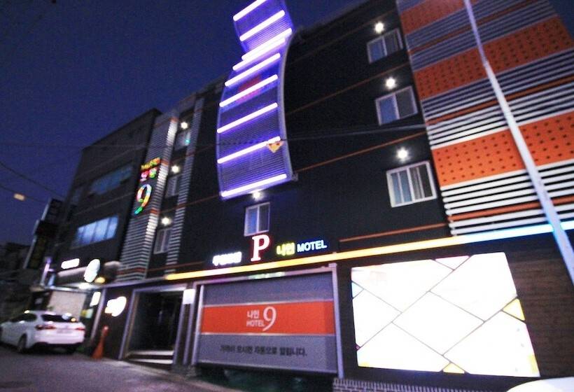 מוטל Andong Hotel Nine