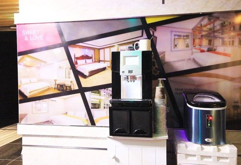 מוטל Andong Hotel Nine