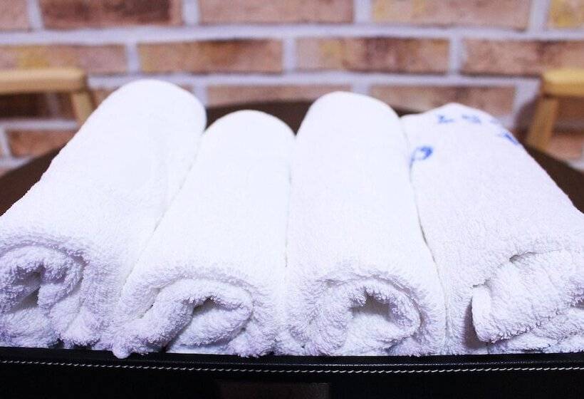 מוטל Andong Hotel Nine