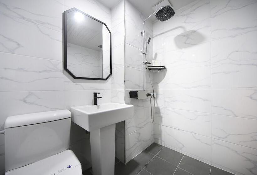 فندق على الطريق Andong Nurida