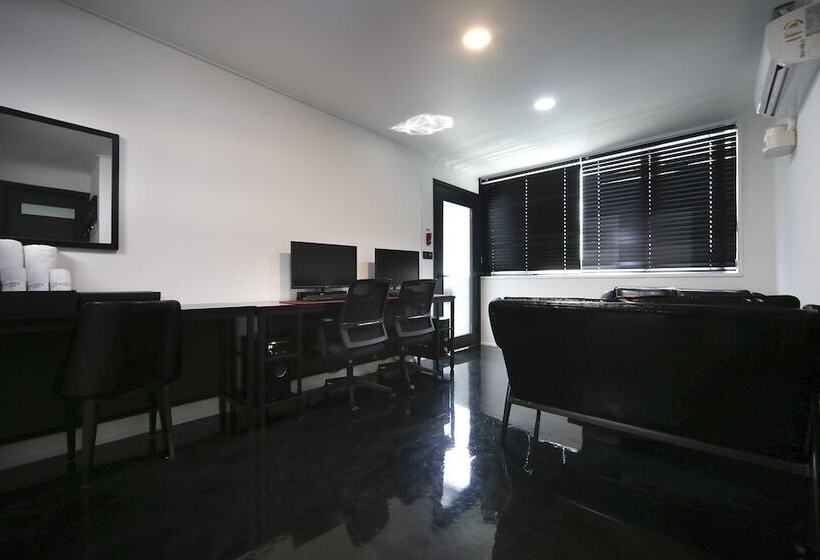 فندق على الطريق Andong Nurida