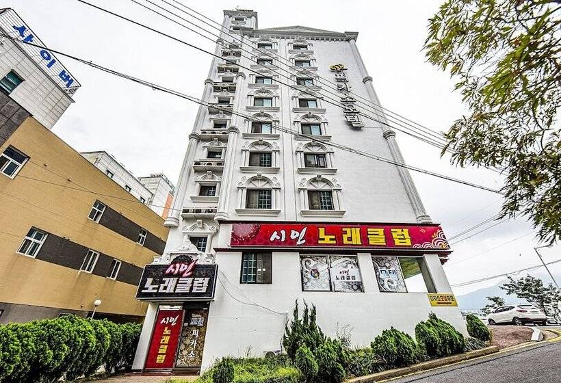 Motel Boryeong Picasso