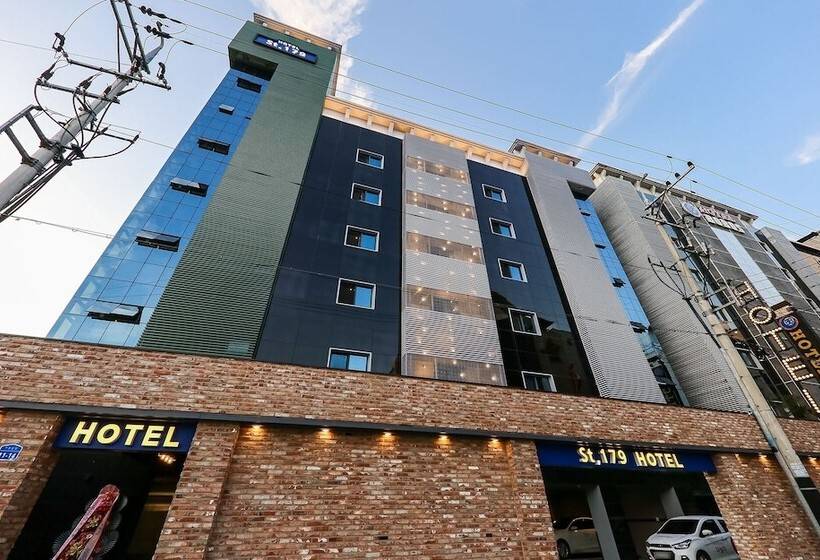 モーテル Cheonan St179