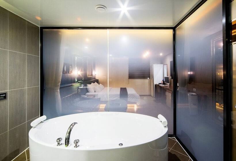 Мотель Design Hotel 2ne1 Jukdo Market Pohang