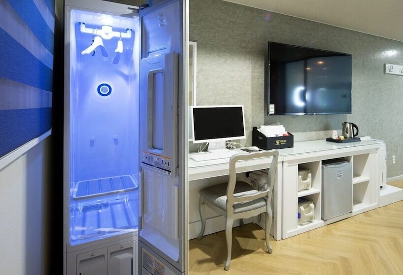 Мотель Design Hotel 2ne1 Jukdo Market Pohang