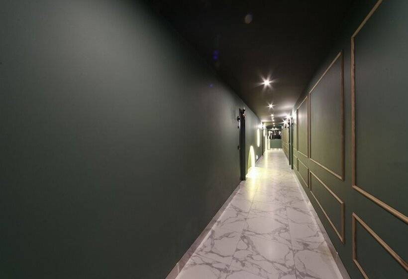 فندق على الطريق Forest 701