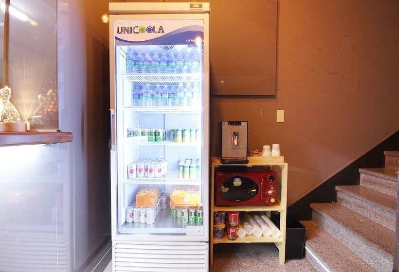 فندق على الطريق Gumi Fun