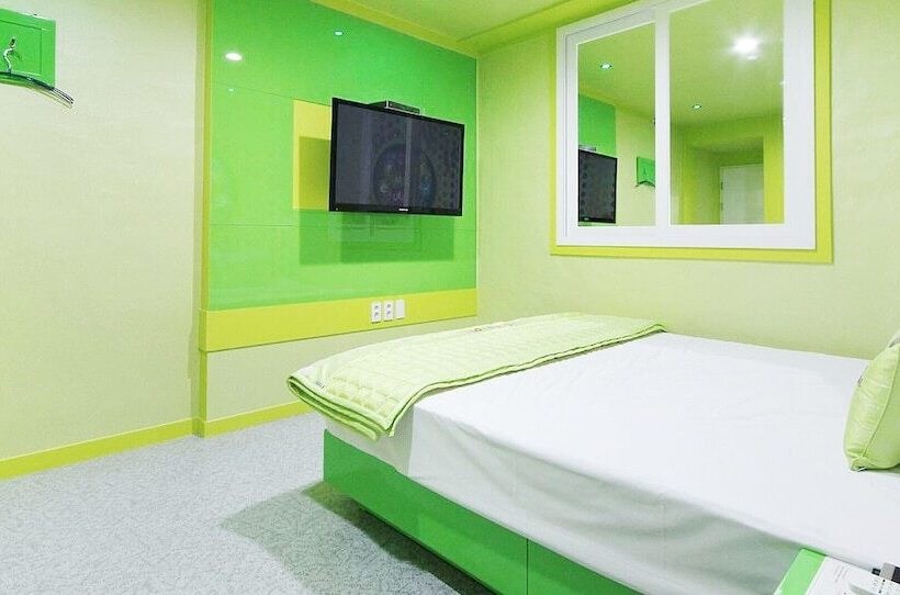 فندق على الطريق Gumi Fun