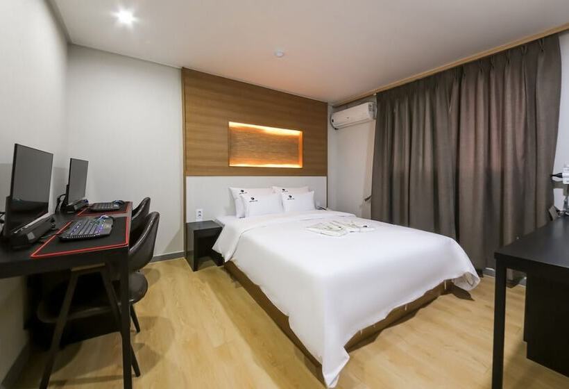 מוטל Gunsan Hotel Lin