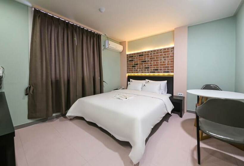 מוטל Gunsan Hotel Lin