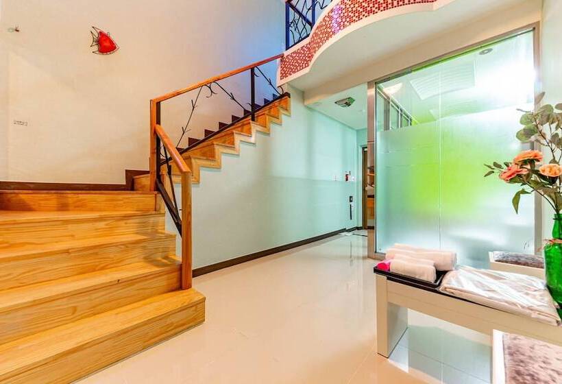 מוטל Iksan Luxury