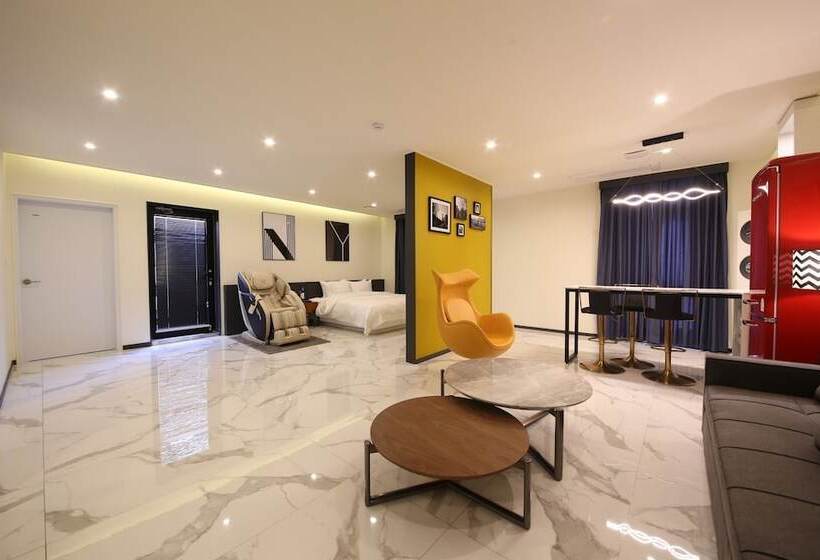 מוטל Calton Hill