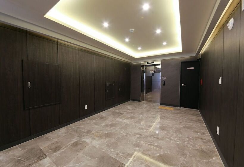 מוטל Calton Hill