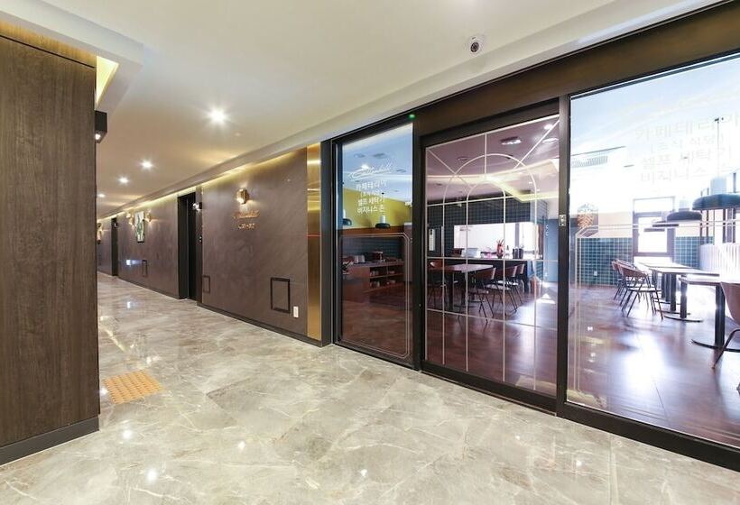 מוטל Calton Hill