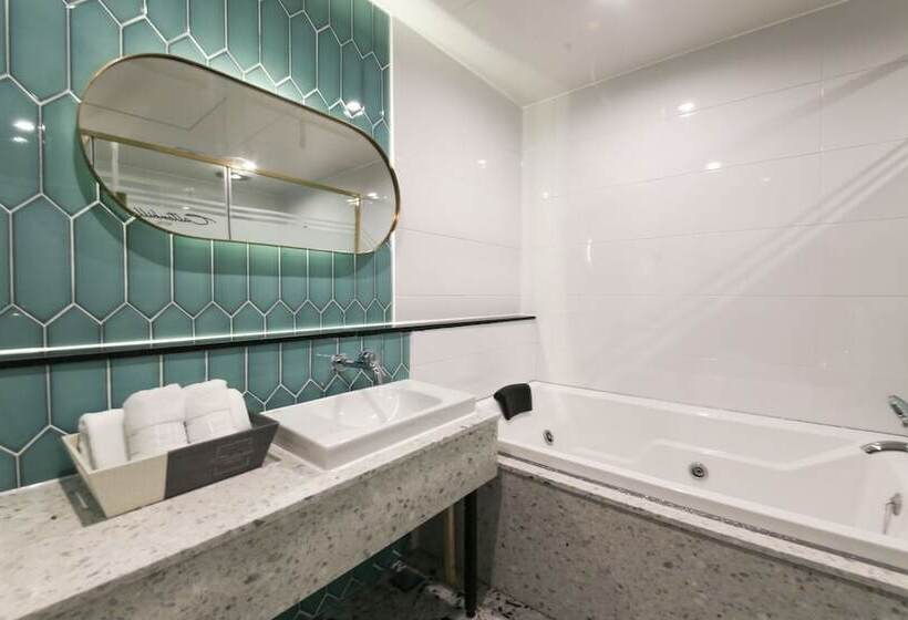 מוטל Calton Hill