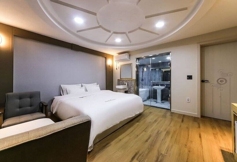 فندق على الطريق Miryang Amuse