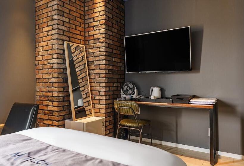 Motel Namyangju W Hotel Hopyeong Branch