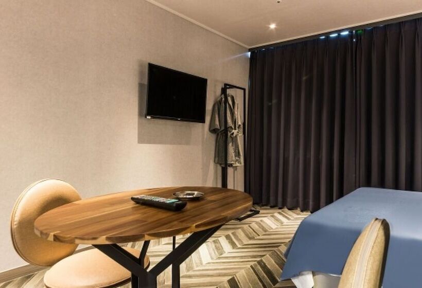 Motel Namyangju W Hotel Hopyeong Branch