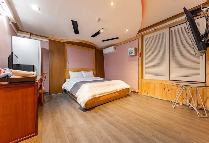 모텔 Okcheon Rivera