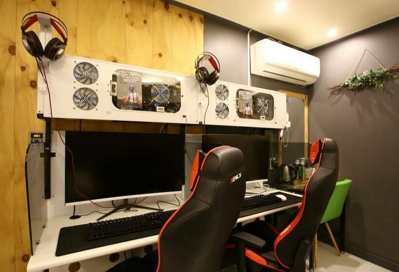 מוטל Osan Nyx Fox