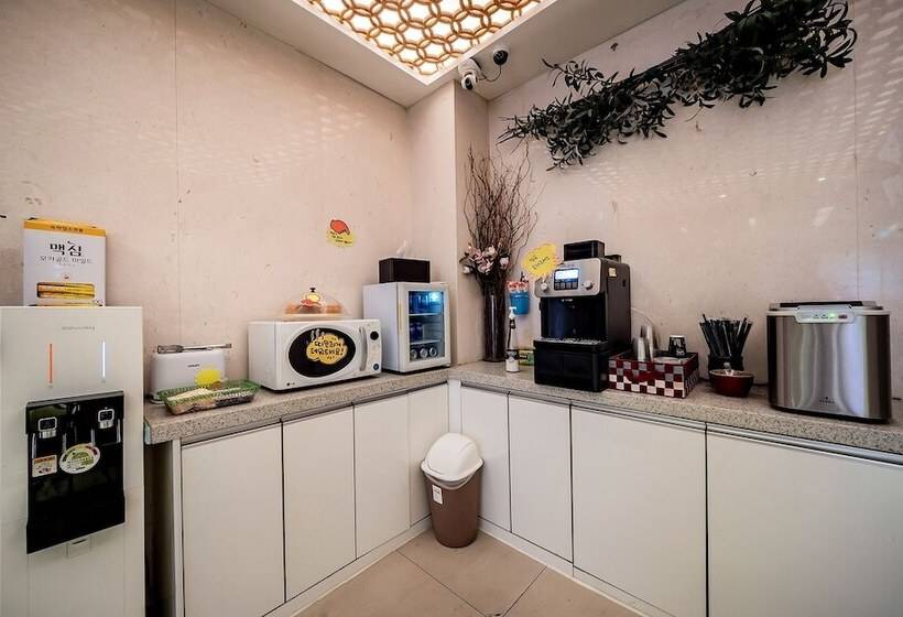 מוטל Osan Nyx Fox