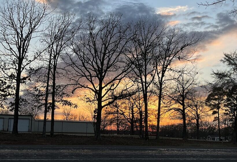 Мотель Reel Inn And Lodge