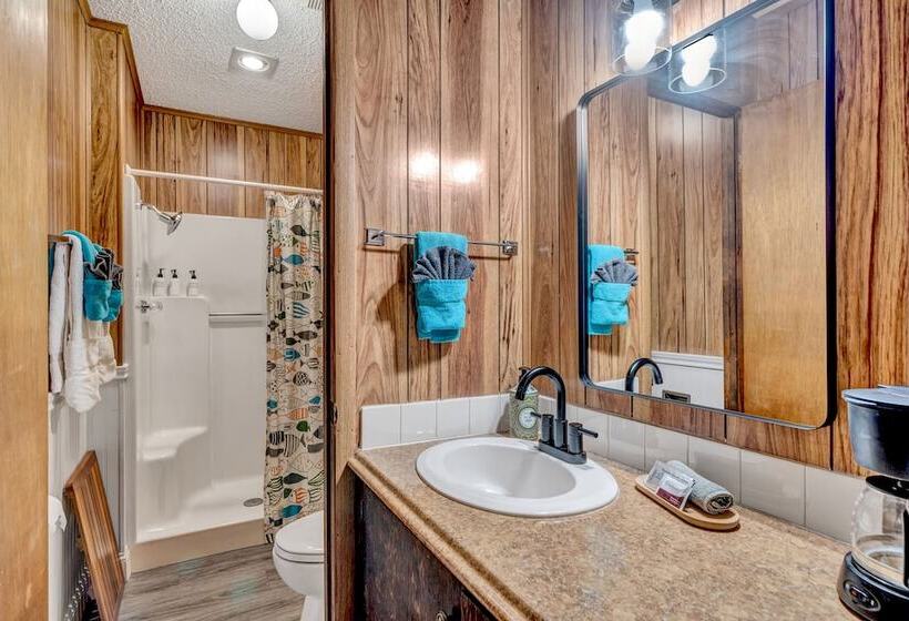 Мотель Reel Inn And Lodge