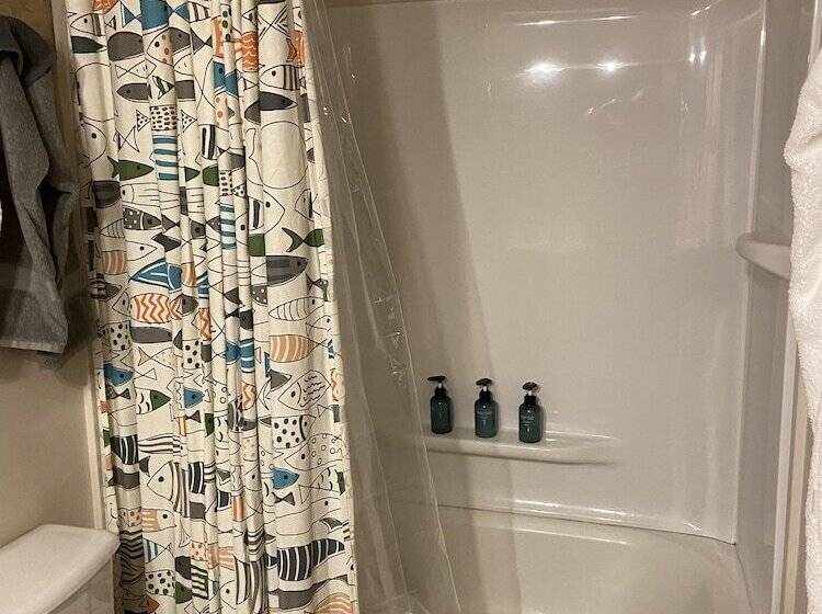 Мотель Reel Inn And Lodge