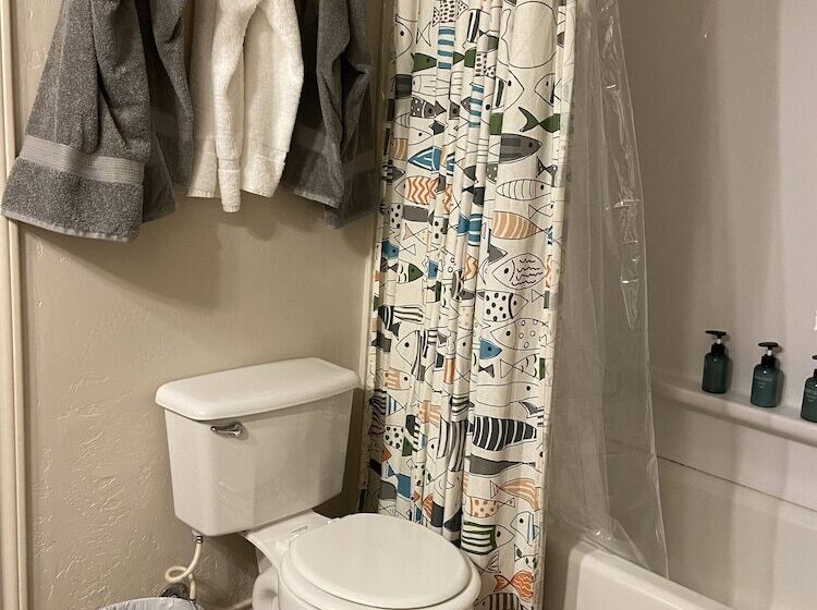 Мотель Reel Inn And Lodge