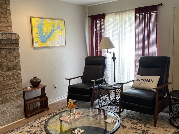 모텔 Reel Inn And Lodge