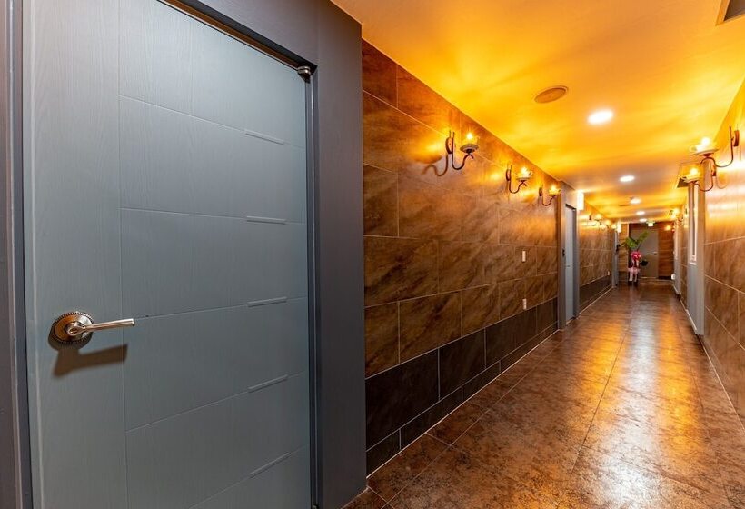 Motel Sacheon Hotel Picnic