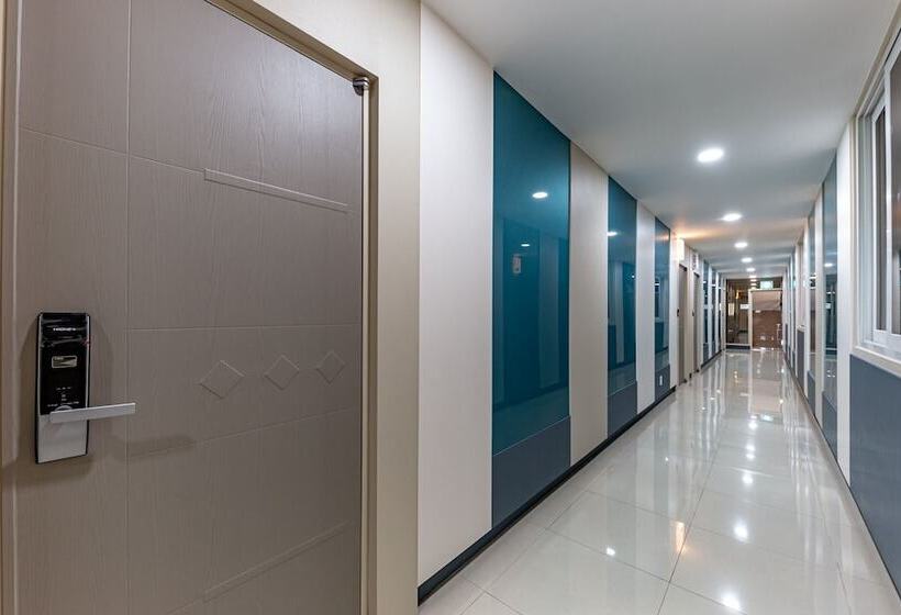 Motel Sacheon Hotel Picnic