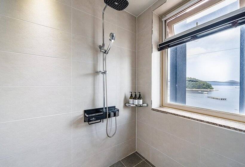 فندق على الطريق Tongyeong Hotel Sea Scent