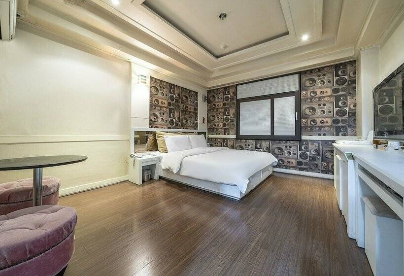 فندق على الطريق Uijeongbu Boom