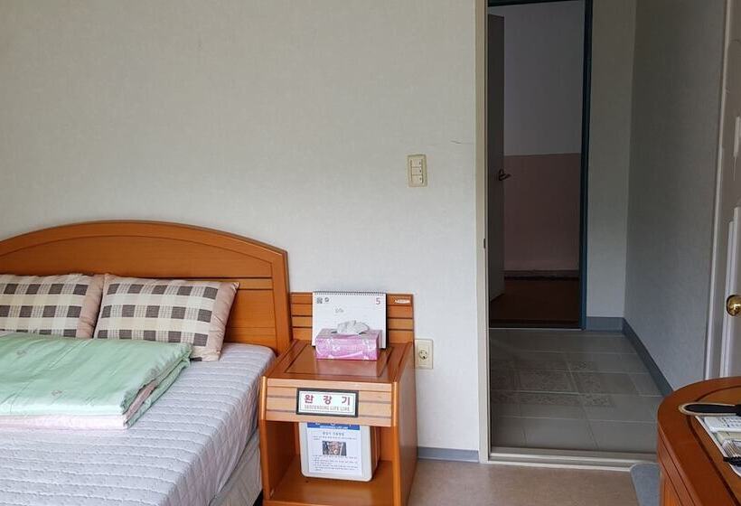 מוטל Yangyang Galcheon Family Resort