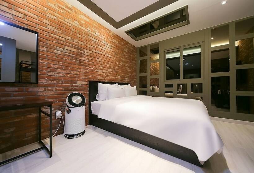 汽车旅馆  Yeongcheon D Day